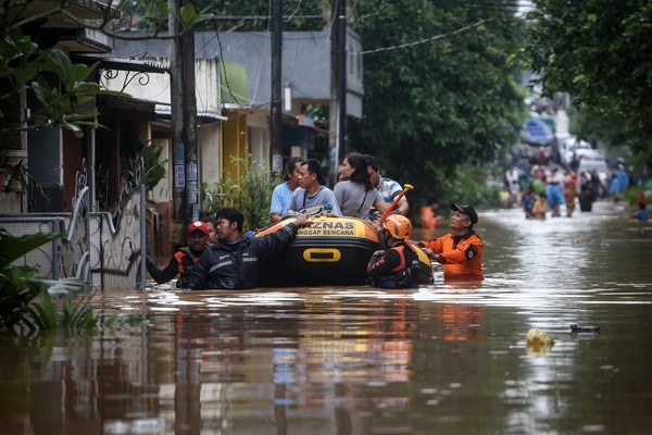 Galang Dana Banjir Malang